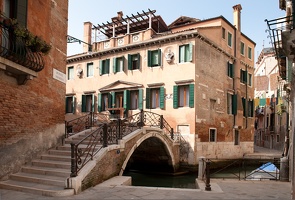 Die Brücke Ponte Storto in Venedig